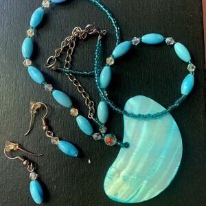 Large Mother Pearl Pendant Blue Porcelain Glass Beaded Necklace Set